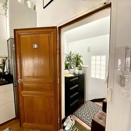 Le Marais Skylight Loft Escape *