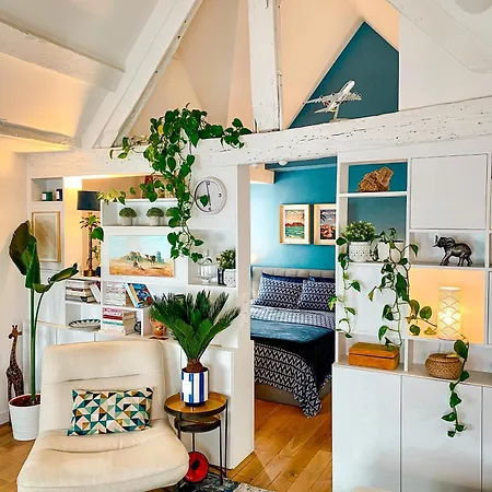 Le Marais Skylight Loft Escape * Paris